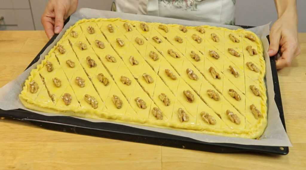 Reteta de Baclava pregatita acasa- Aromata si foarte gustoasa, trebuie ...