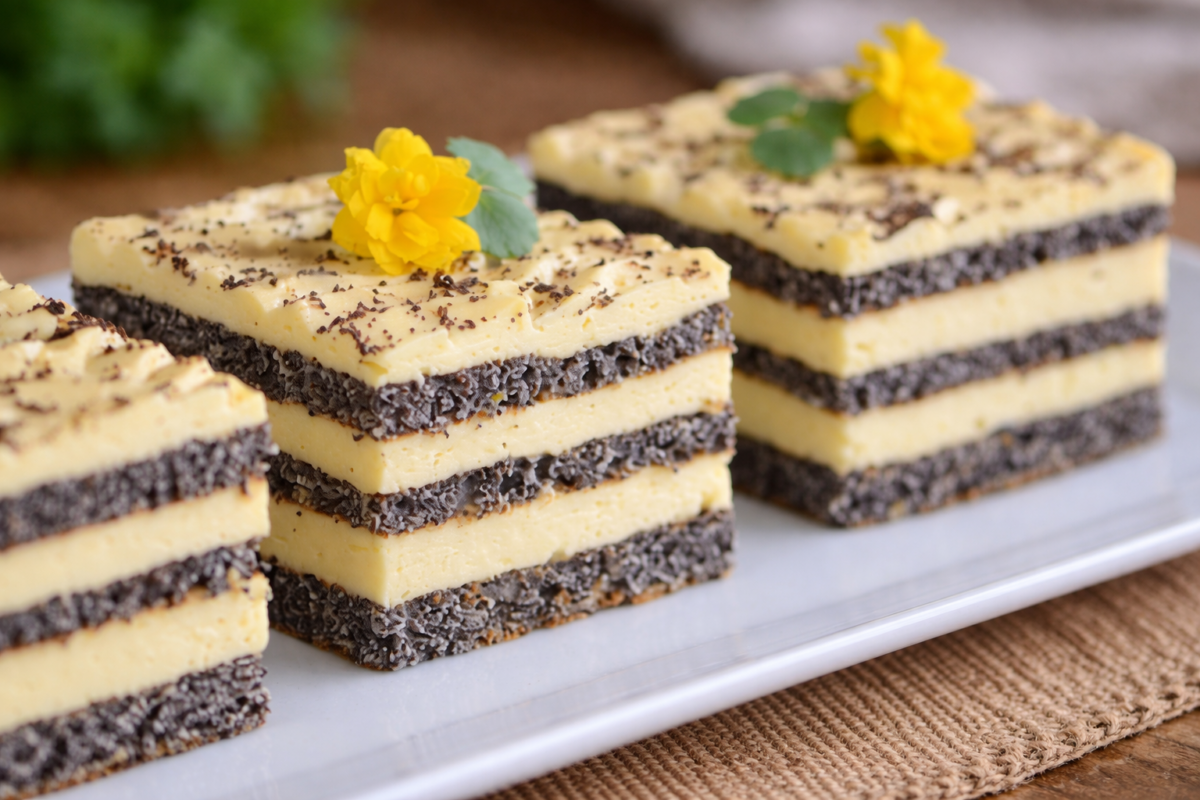 Prajitura cu mac si crema de vanilie –  Perfecta pentru masa de sarbatori