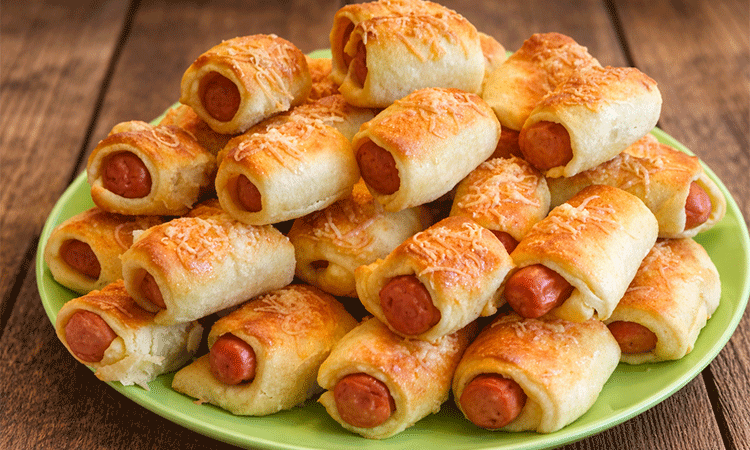 Rulouri cu carnati – O idee pentru aperitiv sau mic dejun