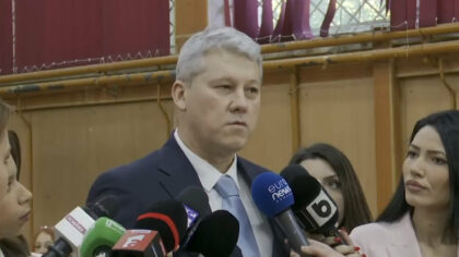 Premierul interimar, Catalin Predoiu, a...