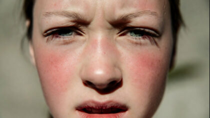 De ce simți că îți...